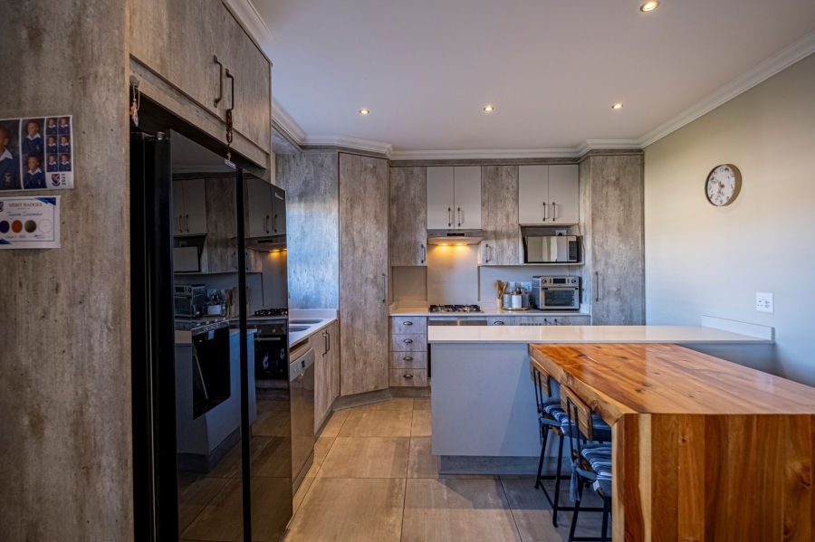 4 Bedroom Property for Sale in Westbrook Eastern Cape